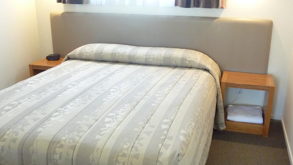 Colonial Inn Motel Christchurch Extérieur photo