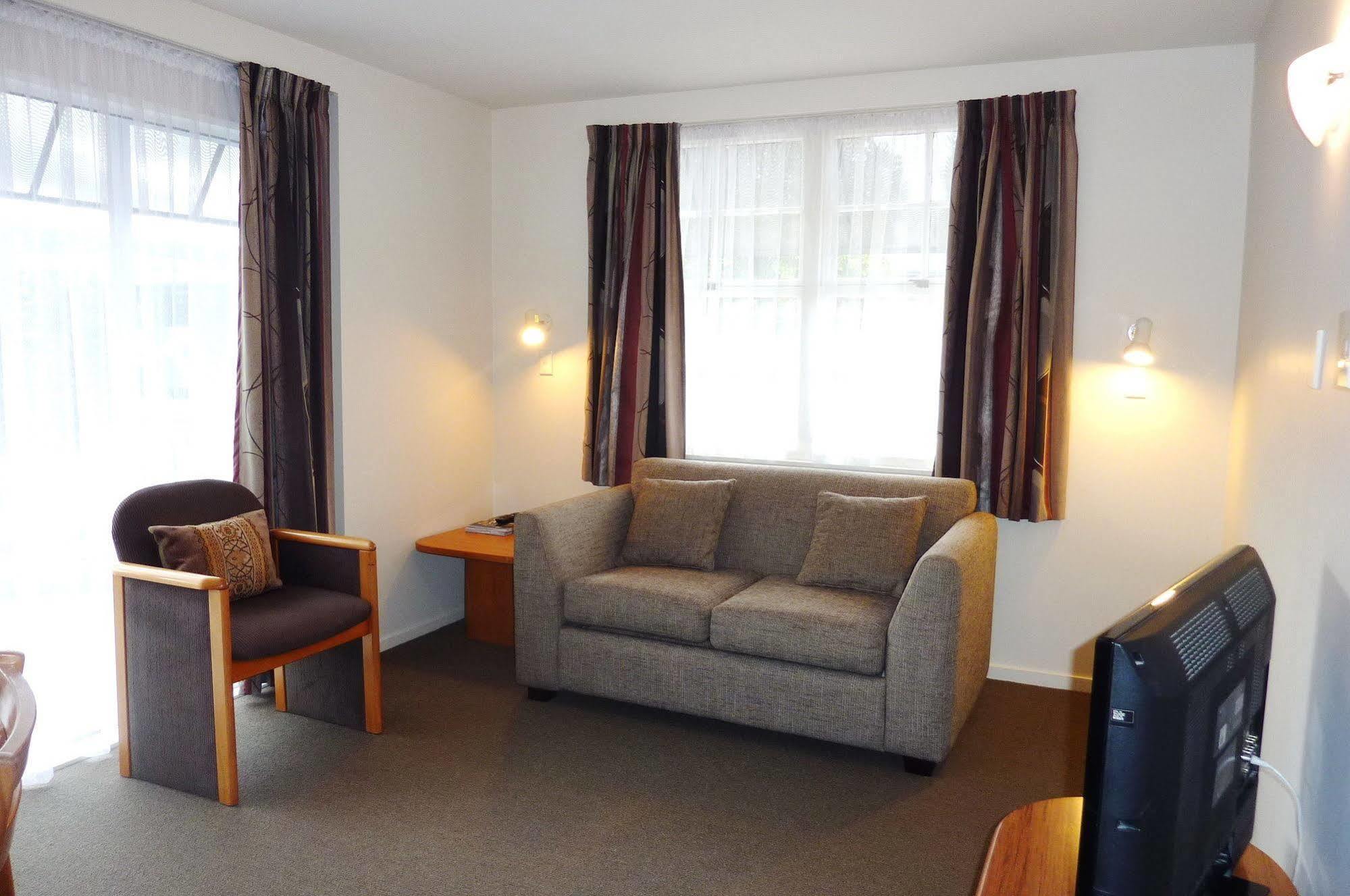 Colonial Inn Motel Christchurch Extérieur photo